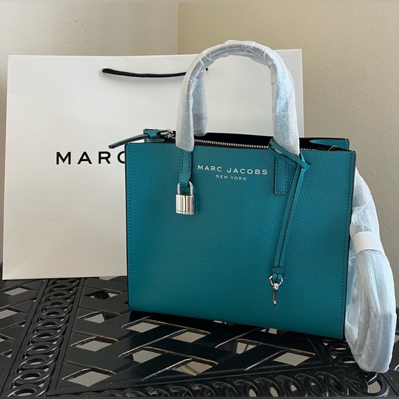 Marc Jacobs Handbags - ❌SOLD❌NWT Marc Jacobs Grind Top Handle/ Crossbody Bag